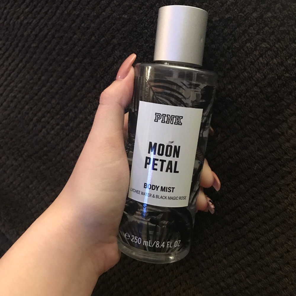 VS Pink Body Mist Moon Petal - Limited Edition